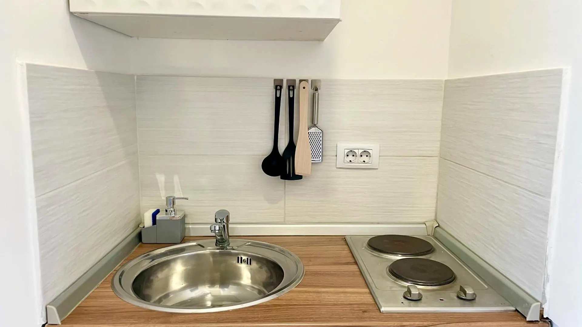 The Rise Studio Apartments Pula 0*,