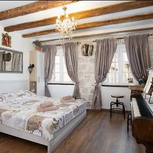  Apartment Domus Maximus
